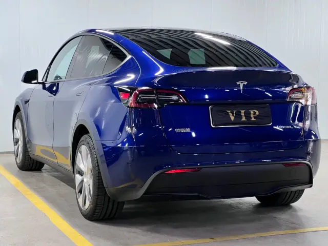 Tesla Model Y — Фото автомобиля 5