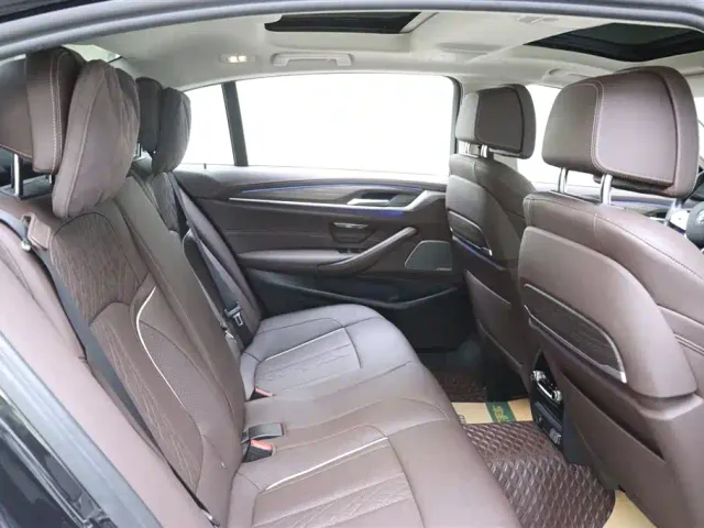 BMW 5 Series — Фото автомобиля 15
