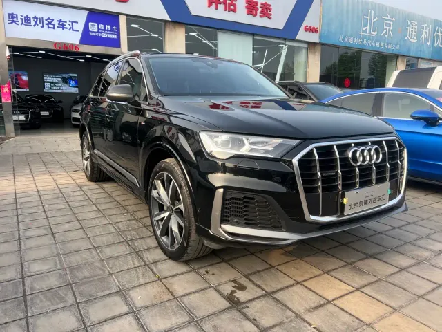 Audi Q7 — Фото автомобиля 2