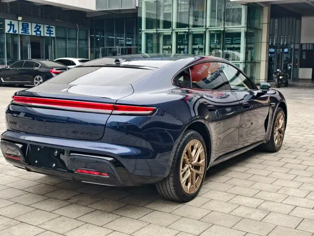 Shangjie Z7 — Фото автомобиля 2