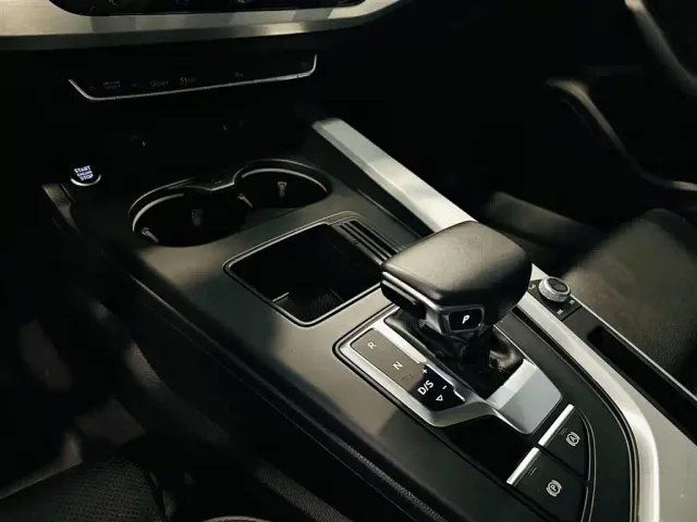 Audi A4L — Фото автомобиля 11