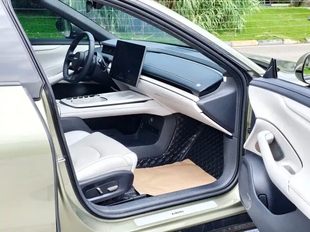 Xiaomi SU7 — Фото автомобиля 23