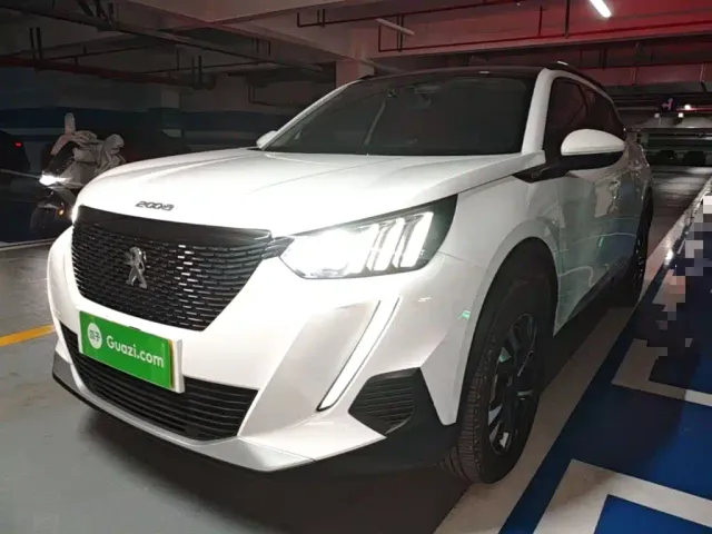 Фотография автомобиля — Peugeot 2008