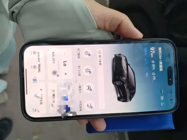 BYD Seal 2024 Glory Edition DM-i 1.5L 121km Luxury — Фото автомобиля 9