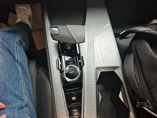 Changan Oshan Z6 EV — Фото автомобиля 13