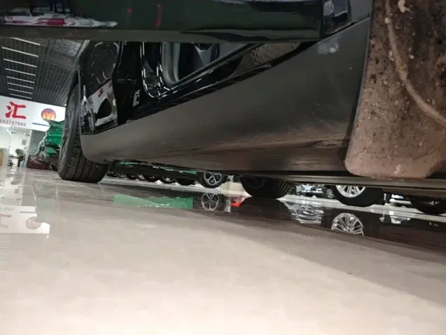 Tesla Model Y — Фото автомобиля 20