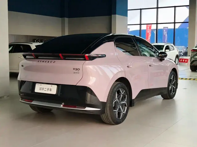 Lynk & Co Z20 — Фото автомобиля 5