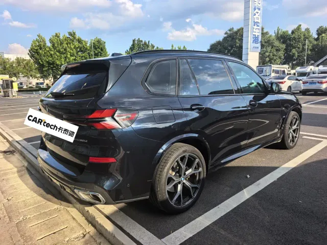 Фотография автомобиля — BMW X5