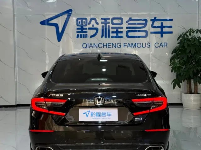 Honda Accord — Фото автомобиля 10