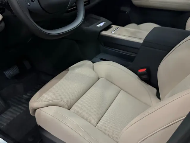 Volvo XC70 Plug-in Hybrid — Фото автомобиля 15