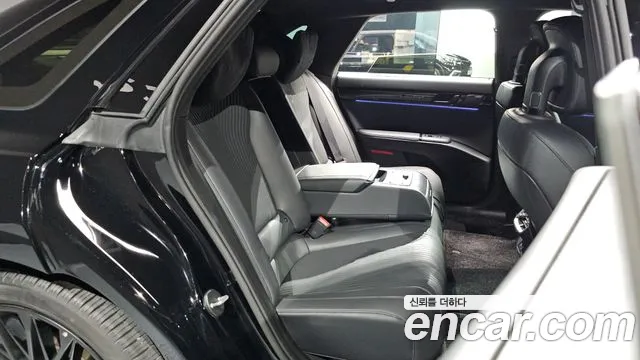 Hyundai Grandeur Grandeur (GN7) 2.5 Бензин 2WD — Фото автомобиля 9