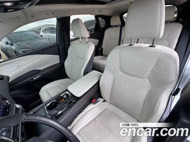 Lexus RX — Фото автомобиля 14