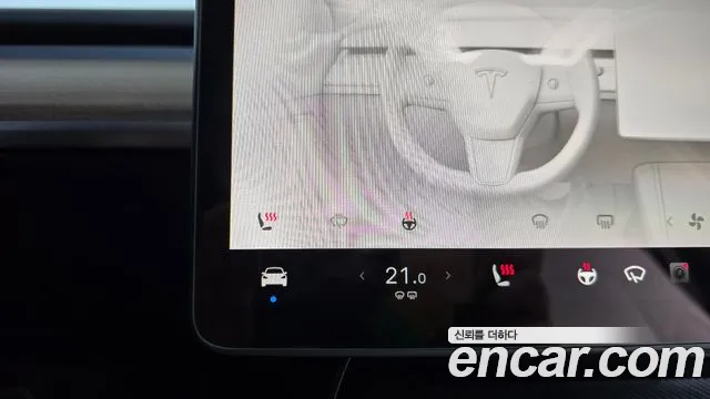 Tesla Model Y — Фото автомобиля 24