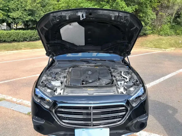 Mercedes-Benz E-Class — Фото автомобиля 11