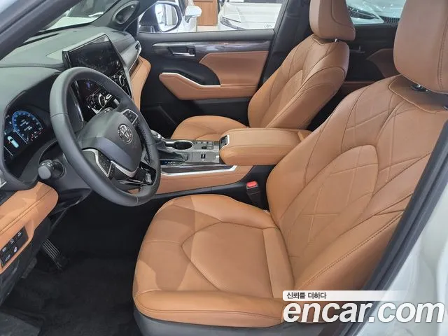 Toyota Highlander — Фото автомобиля 10