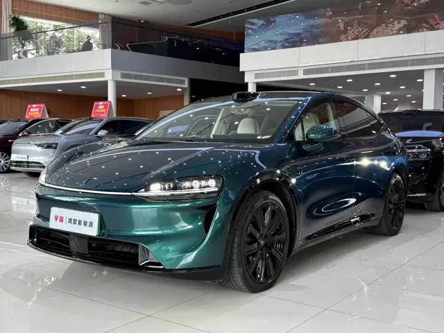 Фотография автомобиля — Luxeed R7