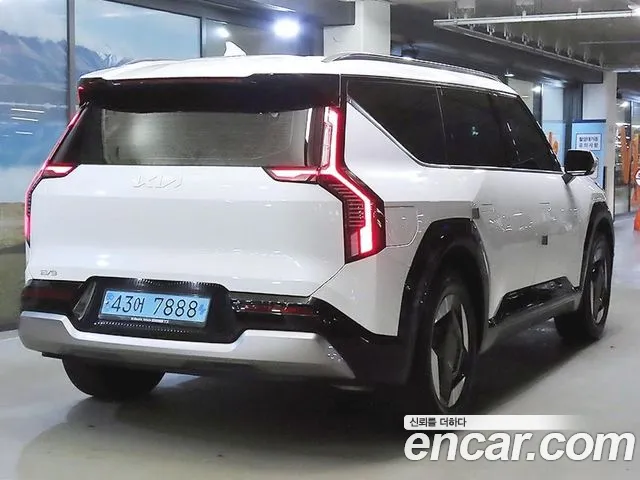 Kia EV9 — Фото автомобиля 4