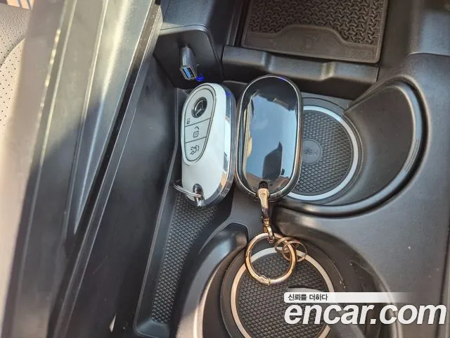 Mercedes-Benz E-Class — Фото автомобиля 20