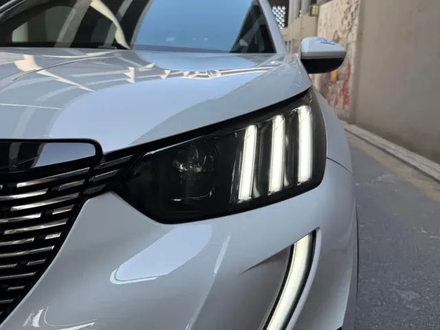 Peugeot 2008 — Фото автомобиля 25