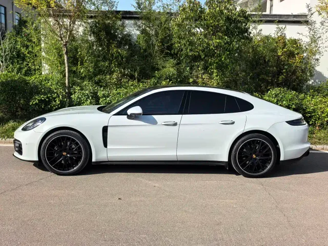 Porsche Panamera — Фото автомобиля 16