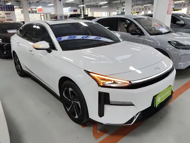 Geely Galaxy L6 — Фото автомобиля 3