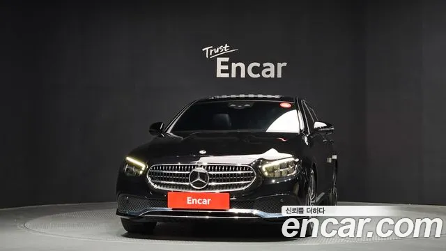 Mercedes-Benz E-Class — Фото автомобиля 3