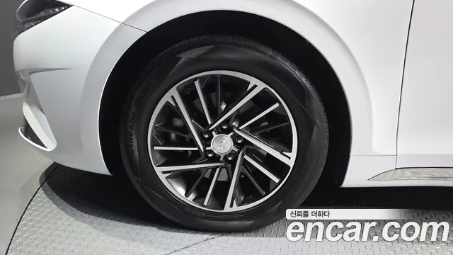 Hyundai Grandeur Grandeur (New) — Фото автомобиля 5