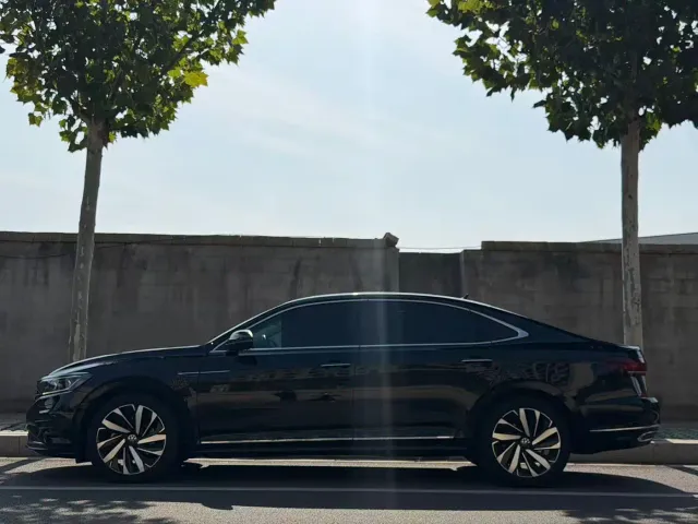 Volkswagen Passat — Фото автомобиля 8
