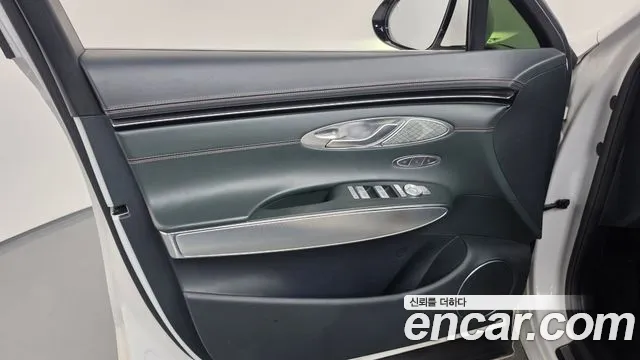 Genesis GV70 — Фото автомобиля 13