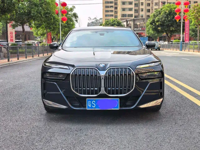 BMW 7 Series — Фото автомобиля 2