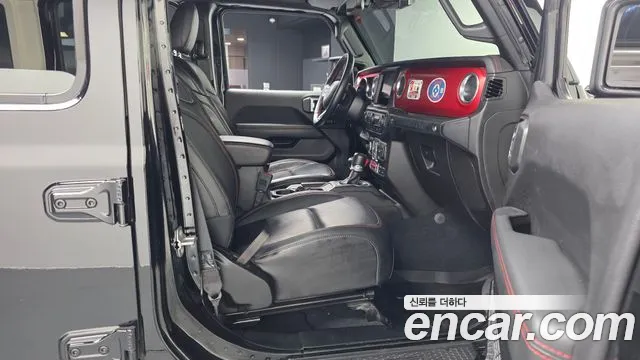 Jeep Wrangler JL — Фото автомобиля 11
