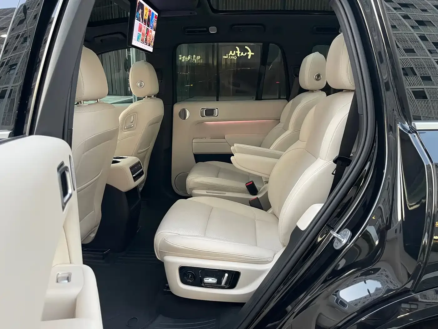 Li Auto Li L8 2023 Max — Фото автомобиля 10