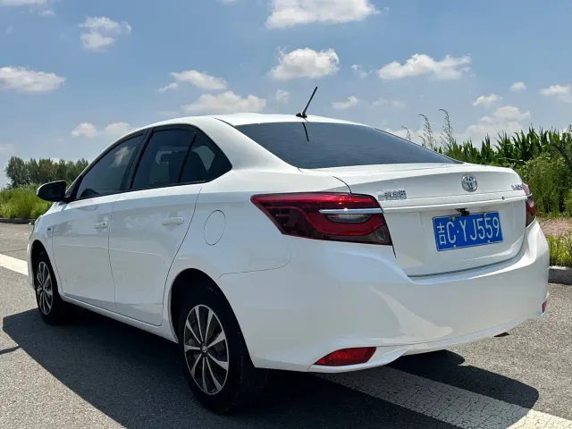 Toyota Vios — Фото автомобиля 5