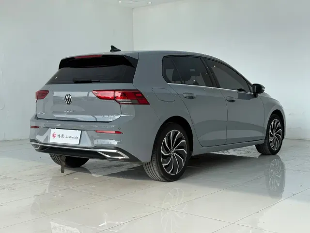 Volkswagen Golf — Фото автомобиля 5