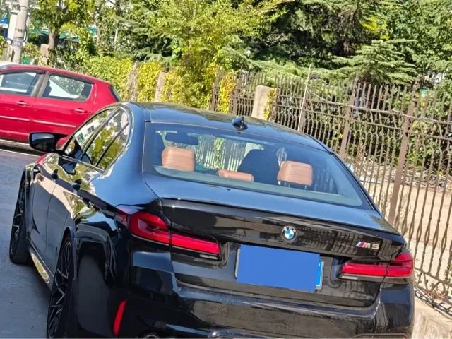 BMW M5 — Фото автомобиля 5
