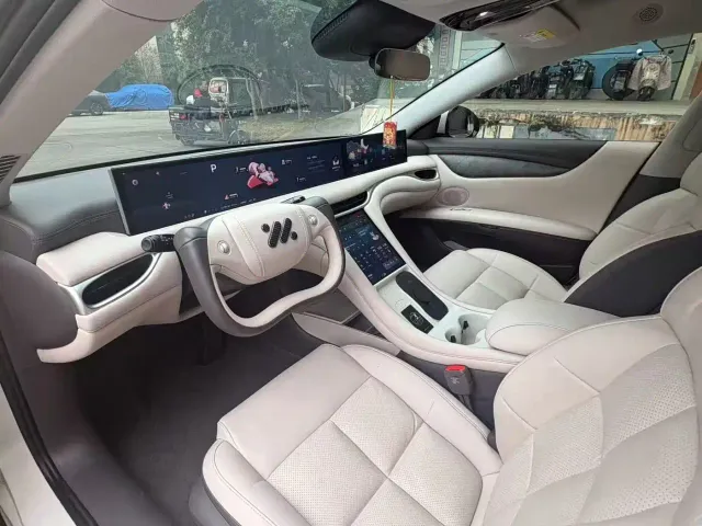 IM Motors L6 — Фото автомобиля 4