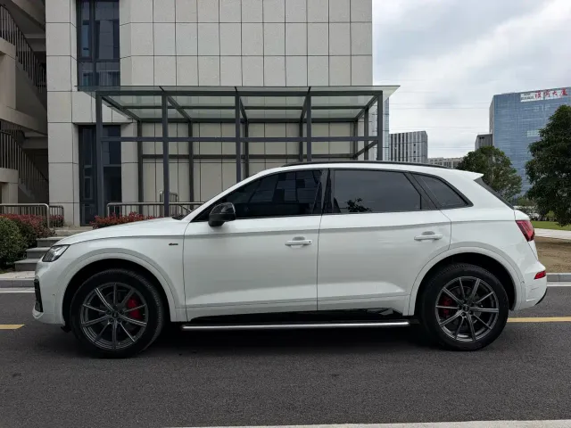 Audi Q5L — Фото автомобиля 24