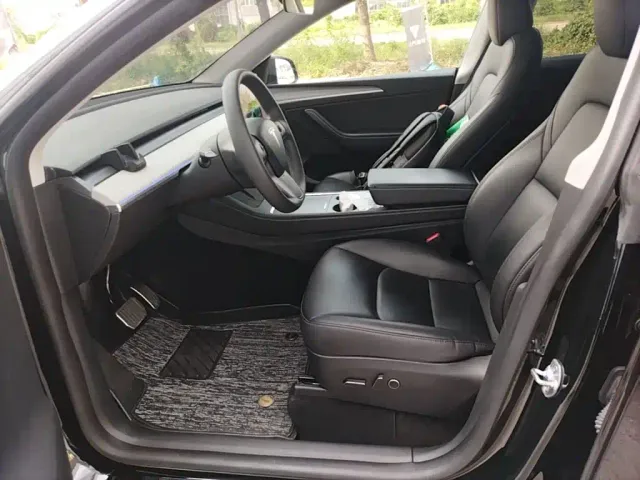 Tesla Model Y — Фото автомобиля 14