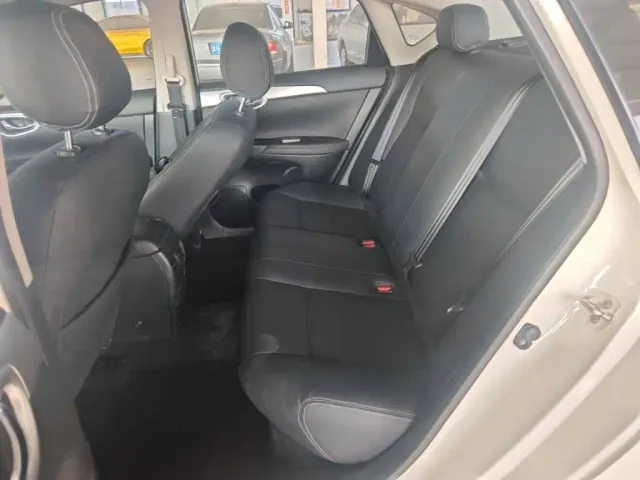 Nissan Sylphy — Фото автомобиля 16