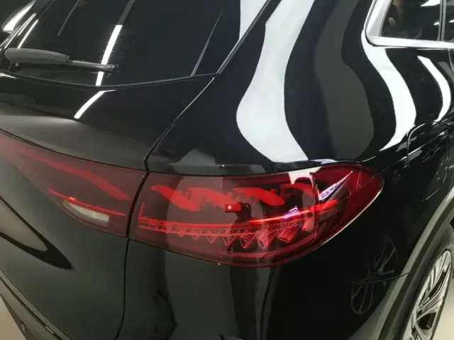 Mercedes-Benz EQE SUV — Фото автомобиля 7