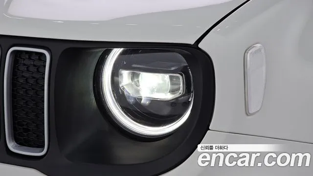 Jeep Renegade — Фото автомобиля 7