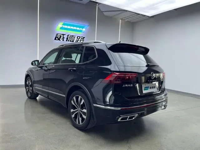 Volkswagen Tiguan L — Фото автомобиля 4