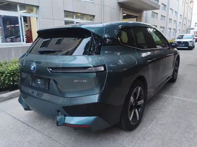 BMW iX — Фото автомобиля 6