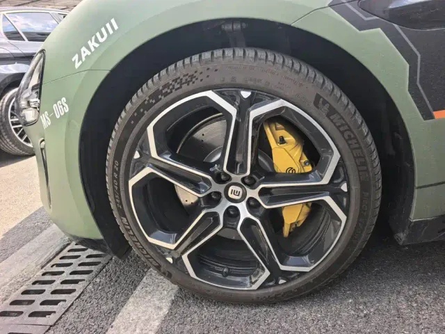 Xiaomi SU7 — Фото автомобиля 9