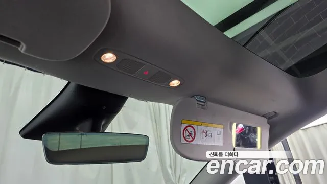 Tesla Model Y — Фото автомобиля 23