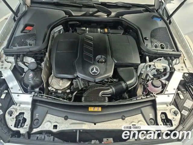 Mercedes-Benz E-Class — Фото автомобиля 2