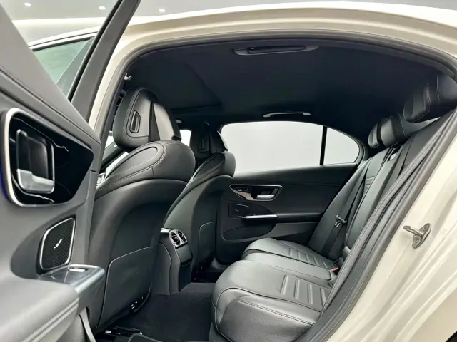 Mercedes-Benz C-Class — Фото автомобиля 7