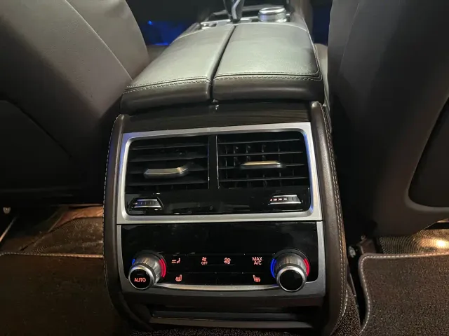 BMW 7 Series — Фото автомобиля 13