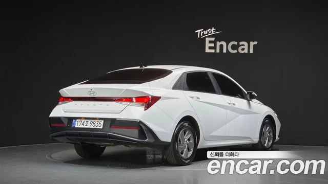 Hyundai Avante CN7 — Фото автомобиля 2