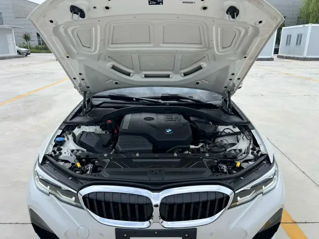 BMW 3 Series — Фото автомобиля 17